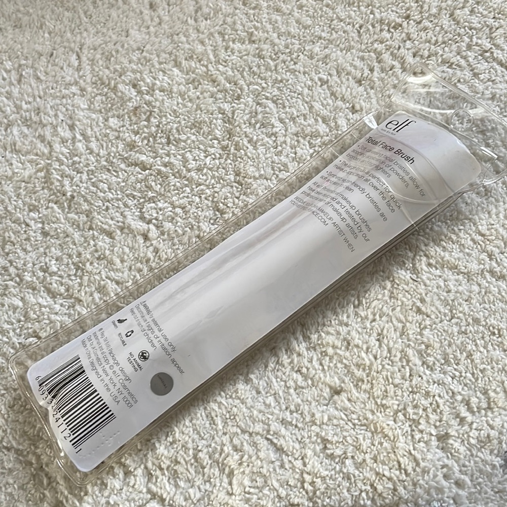 ELF makeup total face brush vegan cruelty free white cosmetics tool w cover - Picture 4 of 6